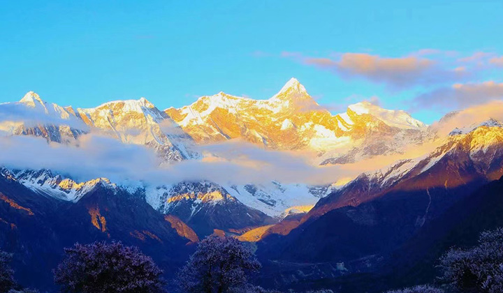 チベット　ナムチェバルワ峰