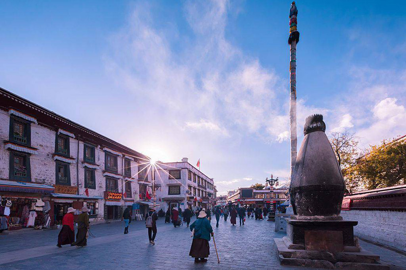 ラサ・ヤムドォク湖・ギャンツェ・シガツェ・チョモランマ峰ベースキャンプ６日間観光ツアー