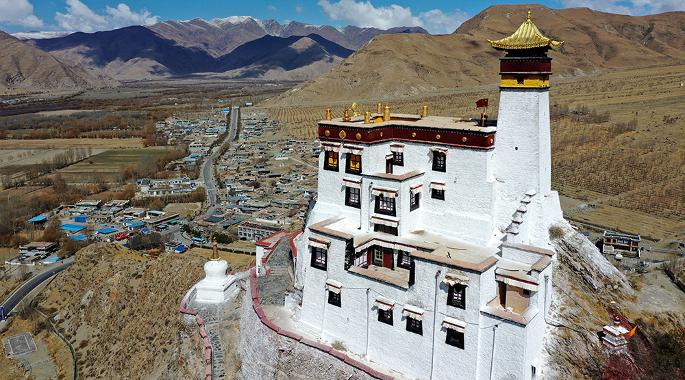 チベット ヨンブ･ラカン（雍布拉康）